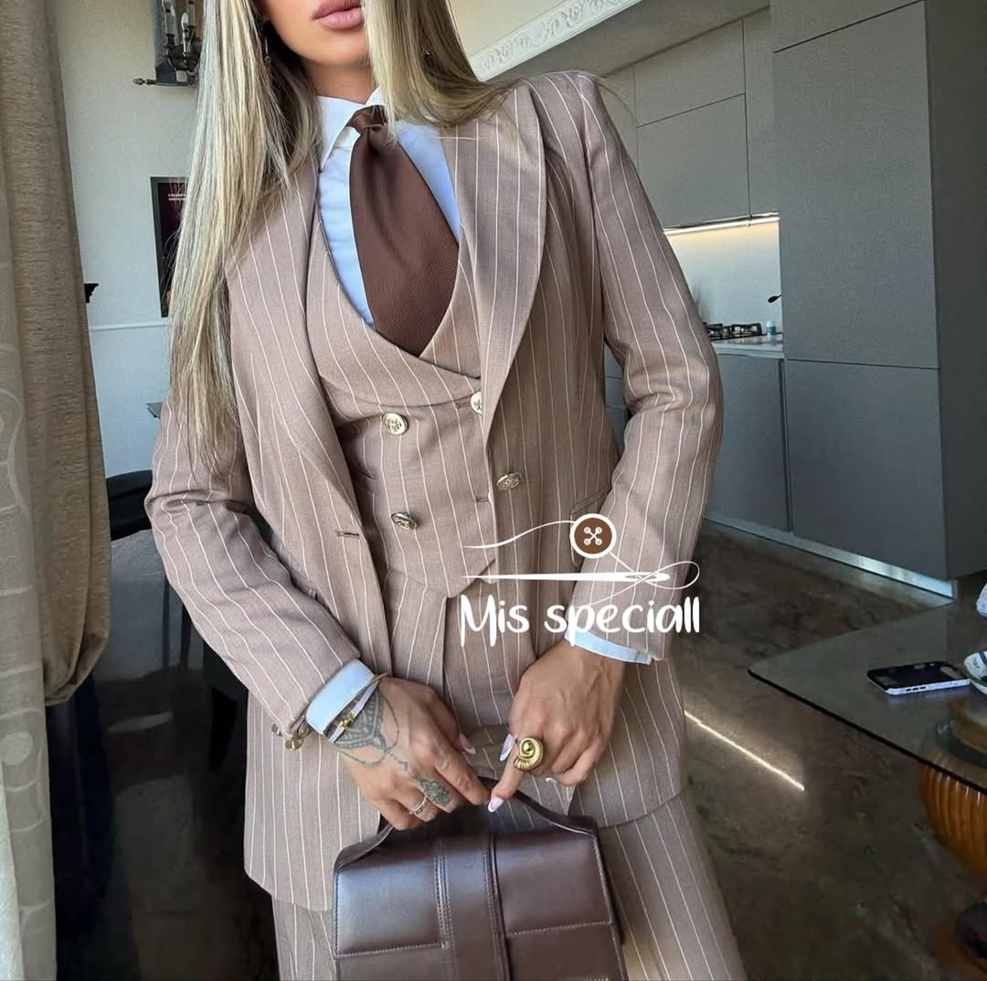 کت، شلوار و جلیقه فاستونی انگلیسی